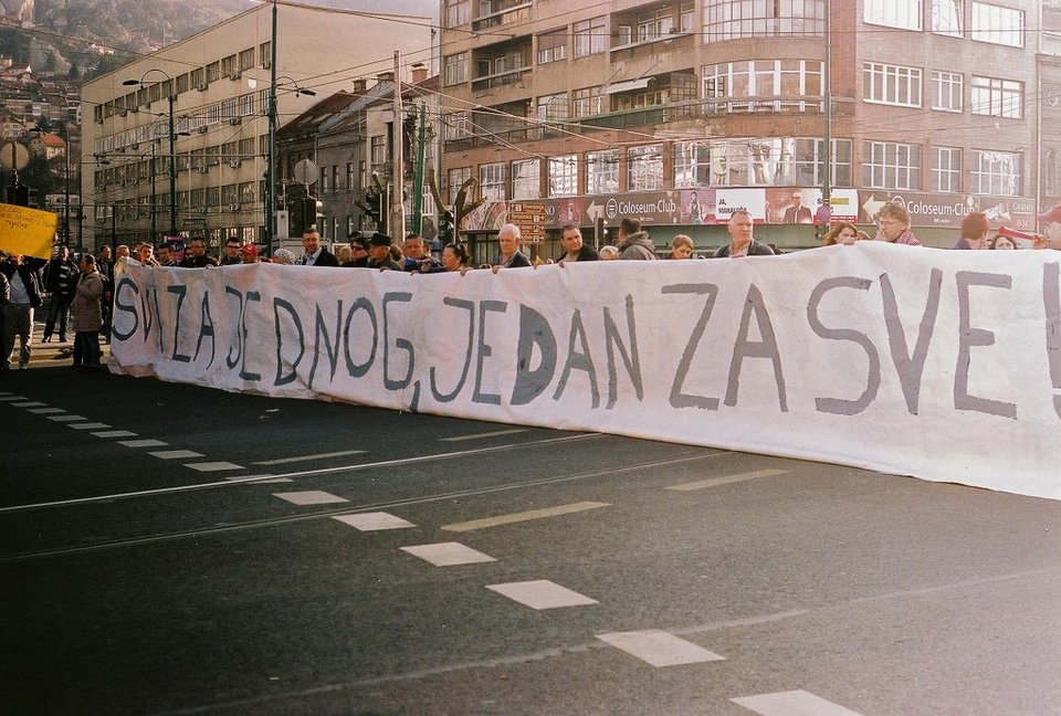 Στη Βοσνία, χωρίς λάδωμα και μέσον, οι νέοι μένουν άνεργοι [εικόνες] | iefimerida.gr 2