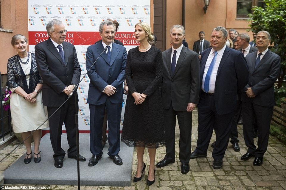 Δύο ωραίες μαζί -Ιβάνκα Τραμπ εναντίον Μαρία-Ελενα Μπόσι [εικόνες] | iefimerida.gr 2