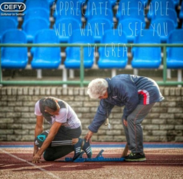 Σούπερ γιαγιά 74 ετών προπονεί τον χρυσό Ολυμπιονίκη στα 400 μέτρα [εικόνες] | iefimerida.gr 2