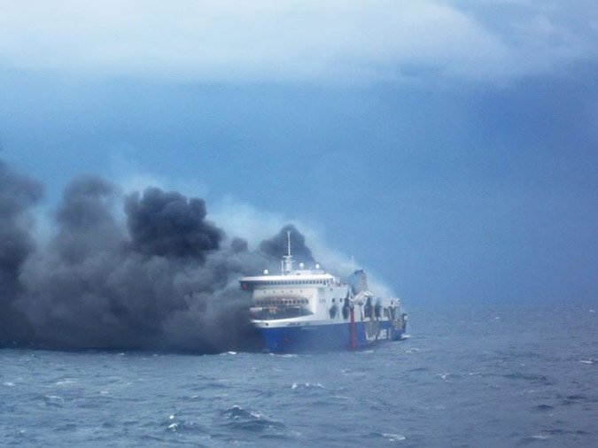 Τι συμβαίνει στο Norman Atlantic: Καμένο ολοσχερώς το πλοίο – Πληροφορίες για εγκλωβισμένους στο εσωτερικό [εικόνες] | iefimerida.gr 2