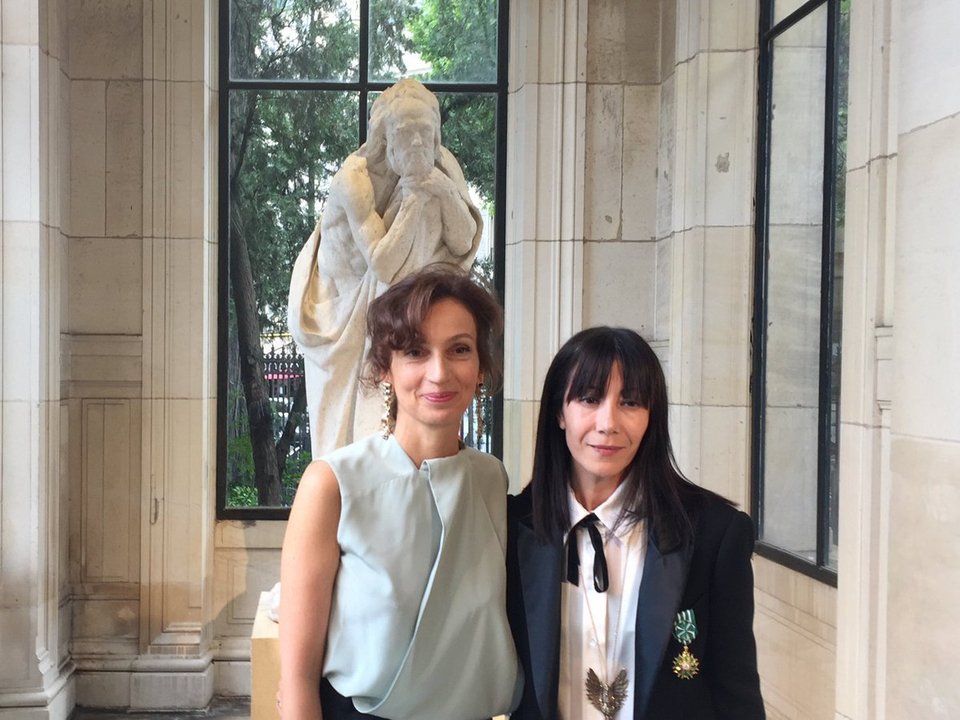 Η Γαλλία τιμά τη σχεδιάστρια του Lanvin -Μαροκινή μετανάστρια [εικόνες]  | iefimerida.gr 2