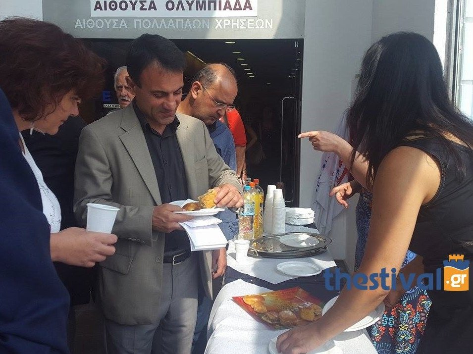 Ο λαχταριστός μπουφές Λαφαζάνη μετά την ΔΕΘ - Η Ζωή πήρε... μαζί της το πιάτο [εικόνες] | iefimerida.gr 3