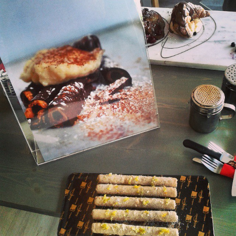 Πουράκι μπουγατσάν: Τρεις λιχουδιές σε ένα -Τι είναι αυτό το νέο γλυκό για το οποίο παραμιλούν όλοι [εικόνες]  | iefimerida.gr 0