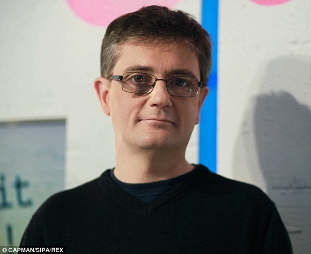Η οικογένεια του Charb που σκοτώθηκε στο Charlie Hebdo δεν αφήνει τη σύντροφό του να πάει στην κηδεία - «Τον σκότωσαν δεύτερη φορά» απαντάει εκείνη | iefimerida.gr 1