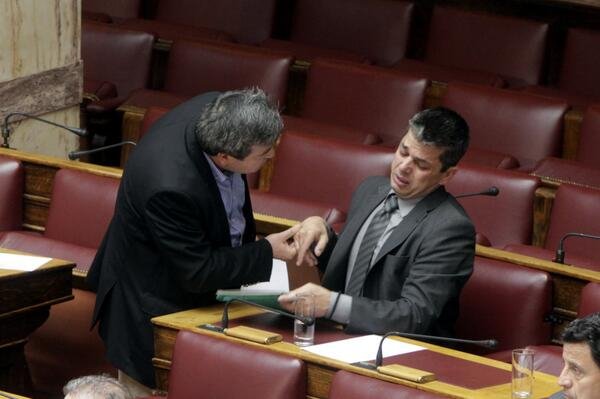 Βουλευτές των ΑΝΕΛ έδωσαν συγχαρητήρια στον προφυλακισμένο Μπούκουρα: Μπράβο, ψηλά το κεφάλι! [εικόνες] | iefimerida.gr 0