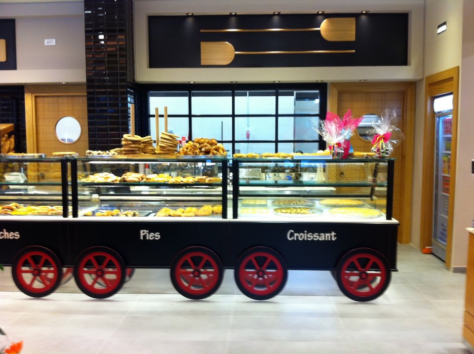 Κλείνουν οι καφενέδες του '60, ανοίγουν χλιδάτα μαγαζιά -Τι αλλάζει στην όψη της Αθήνας σε καιρό κρίσης [εικόνες] | iefimerida.gr 0