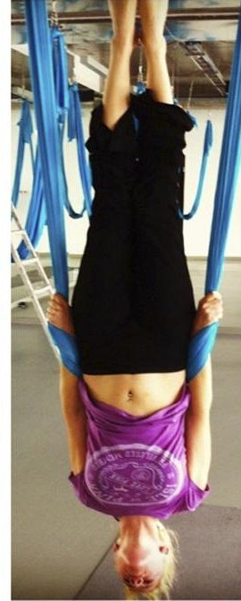 Τι κάνει η Νάντια Μπουλέ κρεμασμένη ανάποδα από το ταβάνι; [εικόνες]  | iefimerida.gr 0