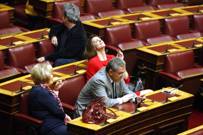 Τα καυτά φιλιά Καραμανλή στην Μαρία Σόδη -Ολα όσα έγιναν στην τρίτη ψηφοφορία [εικόνες] | iefimerida.gr 0