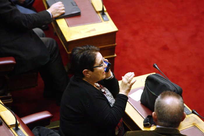 Τα καυτά φιλιά Καραμανλή στην Μαρία Σόδη -Ολα όσα έγιναν στην τρίτη ψηφοφορία [εικόνες] | iefimerida.gr 10