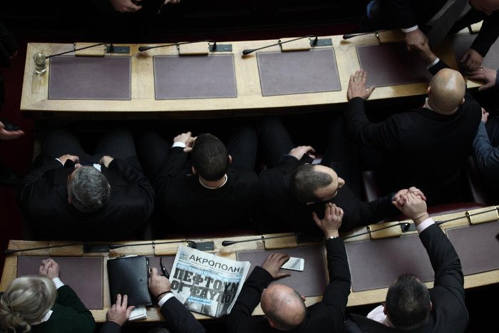 Τα καυτά φιλιά Καραμανλή στην Μαρία Σόδη -Ολα όσα έγιναν στην τρίτη ψηφοφορία [εικόνες] | iefimerida.gr 12