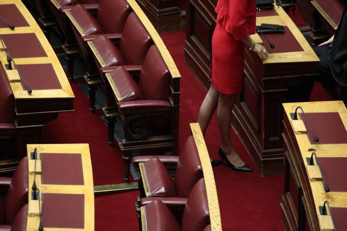 Τα καυτά φιλιά Καραμανλή στην Μαρία Σόδη -Ολα όσα έγιναν στην τρίτη ψηφοφορία [εικόνες] | iefimerida.gr 1