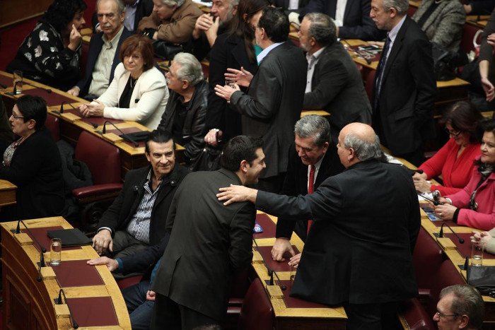 Τα καυτά φιλιά Καραμανλή στην Μαρία Σόδη -Ολα όσα έγιναν στην τρίτη ψηφοφορία [εικόνες] | iefimerida.gr 13