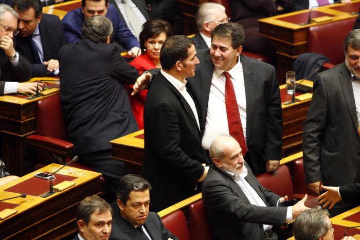 Τα καυτά φιλιά Καραμανλή στην Μαρία Σόδη -Ολα όσα έγιναν στην τρίτη ψηφοφορία [εικόνες] | iefimerida.gr 15