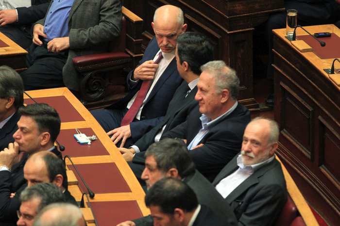 Τα καυτά φιλιά Καραμανλή στην Μαρία Σόδη -Ολα όσα έγιναν στην τρίτη ψηφοφορία [εικόνες] | iefimerida.gr 18