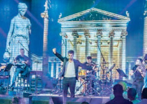 Περιζήτητοι στη Βουλγαρία οι διάσημοι Ελληνες τραγουδιστές -Νυχτοκάματο έως 3.000 ευρώ [εικόνες]  | iefimerida.gr 0