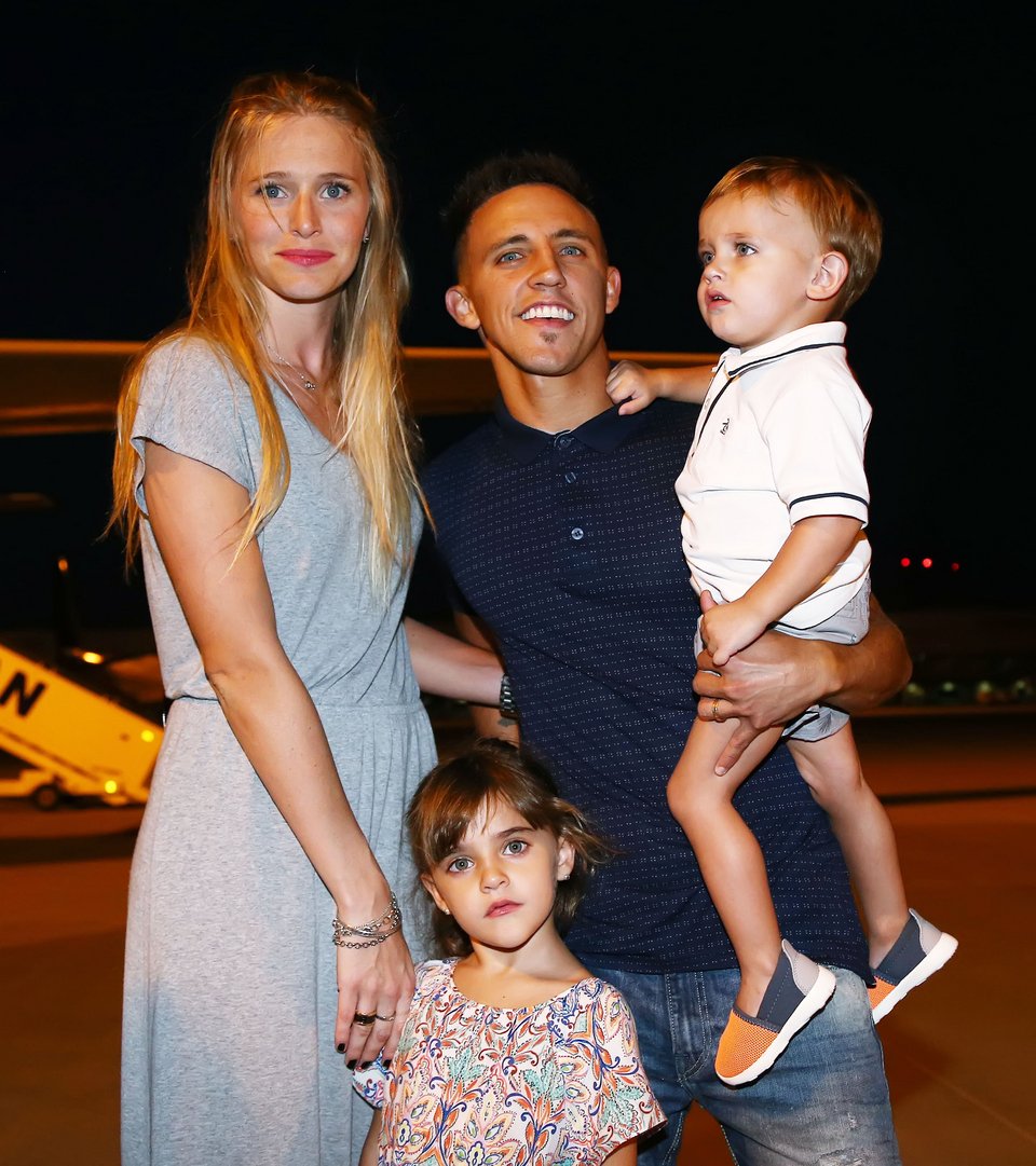 Λατρεία για τον Μπουονανότε - «Θα παίξω για τη φανέλα - Θέλω τίτλους με την ΑΕΚ» [εικόνες & βίντεο] | iefimerida.gr 0