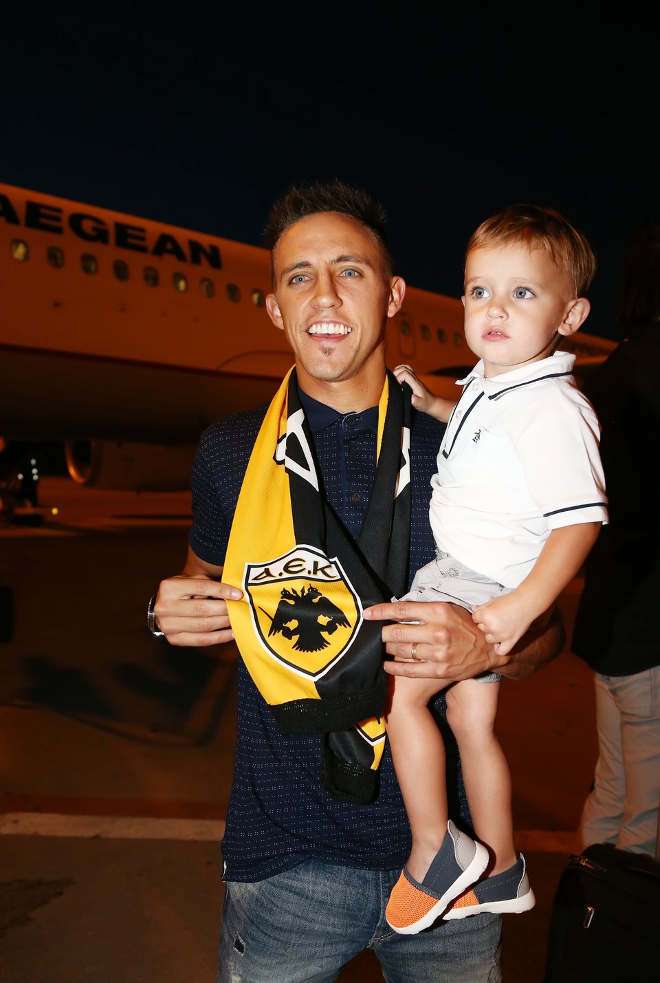 Λατρεία για τον Μπουονανότε - «Θα παίξω για τη φανέλα - Θέλω τίτλους με την ΑΕΚ» [εικόνες & βίντεο] | iefimerida.gr 2