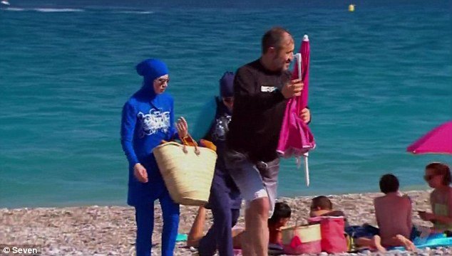 Πείραμα ανοχής: Φόρεσε μπουρκίνι στην Γαλλική Ριβιέρα και την έδιωξαν κακήν κακώς [εικόνες&βίντεο] | iefimerida.gr 0