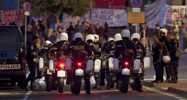 Η Τενερίφη έγινε... Αθήνα: Αλλαξαν ονόματα οι δρόμοι, όλα έγιναν ελληνικά -Ο ρόλος του Ματ Ντέιμον [εικόνες & βίντεο] | iefimerida.gr 9