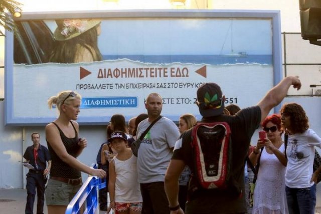 Η Τενερίφη έγινε... Αθήνα: Αλλαξαν ονόματα οι δρόμοι, όλα έγιναν ελληνικά -Ο ρόλος του Ματ Ντέιμον [εικόνες & βίντεο] | iefimerida.gr 5