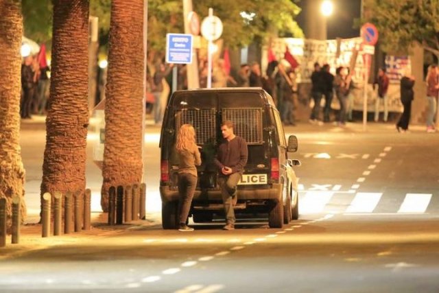 Η Τενερίφη έγινε... Αθήνα: Αλλαξαν ονόματα οι δρόμοι, όλα έγιναν ελληνικά -Ο ρόλος του Ματ Ντέιμον [εικόνες & βίντεο] | iefimerida.gr 6