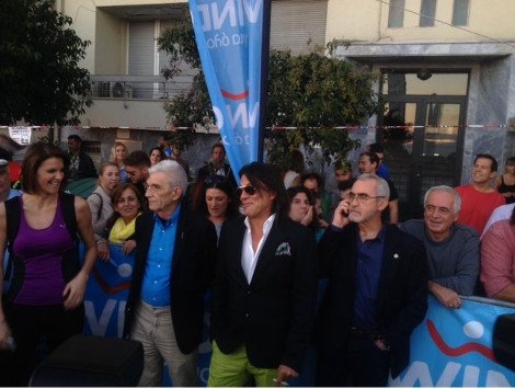 Ψινάκης σε Μπουτάρη: Είσαι ο πιο ροκ δήμαρχος που υπάρχει [εικόνες] | iefimerida.gr 1