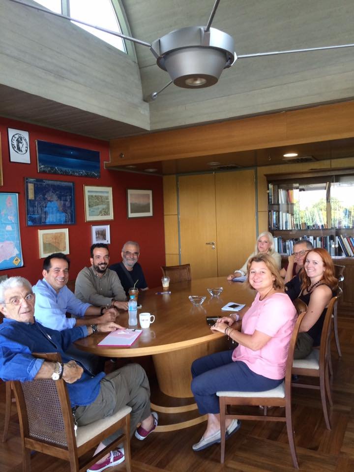 Εξιτήριο για τον Γιάννη Μπουτάρη -Εκοψε οριστικά το κάπνισμα [εικόνες]  | iefimerida.gr 0