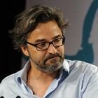 Η Liberation ειρωνεύεται: Μήπως η Γαλλία έχει δεξιά κυβέρνηση; | iefimerida.gr 0
