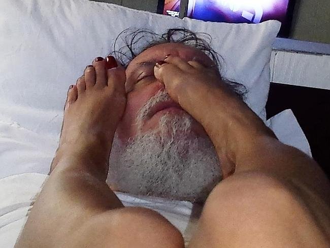 Ο σύζυγος της Περουβιανής καταγγέλλει: Ο ιερέας Γεώργιος έχει πρόβλημα παραφιλίας [εικόνες] | iefimerida.gr 1