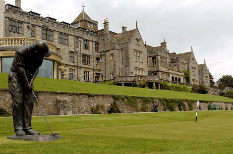 Πενθήμερη εκδρομή ακολασίας σε μεσαιωνικό κάστρο -Εταιρεία προσφέρει ταξίδι για σεξ [εικόνες] | iefimerida.gr 0