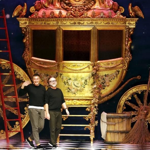 Γιατί η παραμυθένια συλλογή των Dolce & Gabbana κατέπληξε τους πάντες στο Μιλάνο [εικόνες] | iefimerida.gr 11