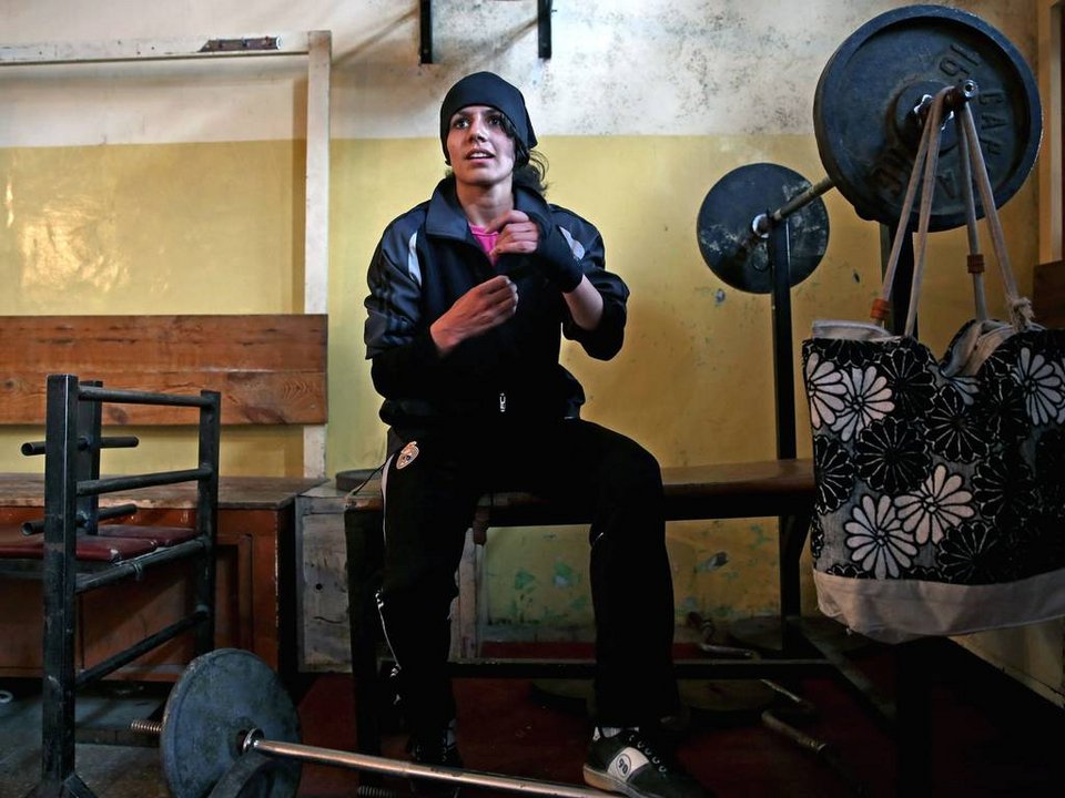 Τα κορίτσια του Αφγανιστάν πετούν τη μπούρκα και φορούν τα γάντια του μποξ -Ενα   αφιέρωμα της Independent [εικόνες] | iefimerida.gr 1