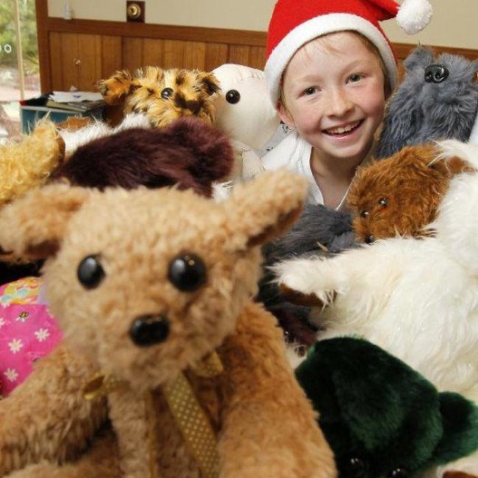 12χρονος ράβει λούτρινα κουκλάκια για παιδιά σε νοσοκομεία [εικόνα] | iefimerida.gr 3