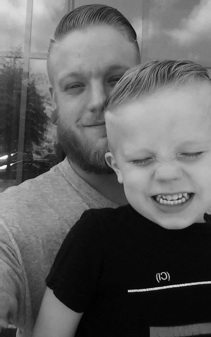 Ενα αγόρι ήθελε να ντυθεί πριγκίπισσα στο Halloween - Ο πατέρας του το βοήθησε [εικόνες] | iefimerida.gr 2