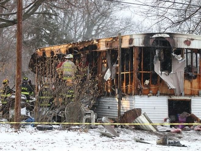 Ηρωας ετών 8: Θυσιάστηκε για να σώσει την οικογένειά του από φλεγόμενο τροχόσπιτο [εικόνες&βίντεο] | iefimerida.gr 8