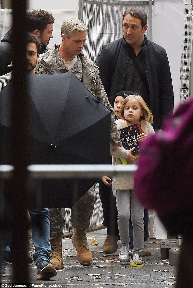 Μπράντ Πιτ: Ασπρισε -εντελώς- ο γόης του Χόλιγουντ [εικόνες]  | iefimerida.gr 3