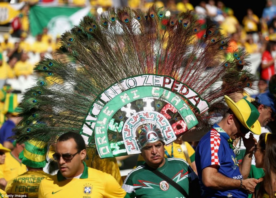 Η φαντασμαγορική έναρξη του Μουντιάλ -Εντυπωσιακά κοστούμια, σέξι χορευτικά και φίλαθλοι σε παραλήρημα [εικόνες] | iefimerida.gr 1