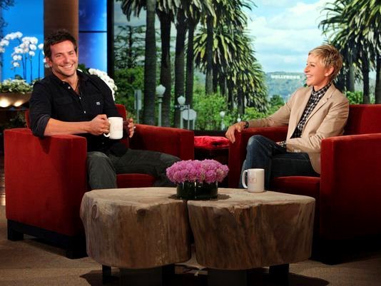 Κορυφαίος σταρ του Χόλιγουντ πήγε στο δείπνο Ομπάμα - Ολάντ στον Λευκό Οίκο, χωρίς εσώρουχο [εικόνα&βίντεο] | iefimerida.gr 0