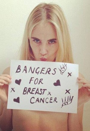 Προτάσσουν τα στήθη τους για την καταπολέμηση του καρκίνου -Η νέα φιλανθρωπική μανία που έγινε viral [εικόνες] | iefimerida.gr 3