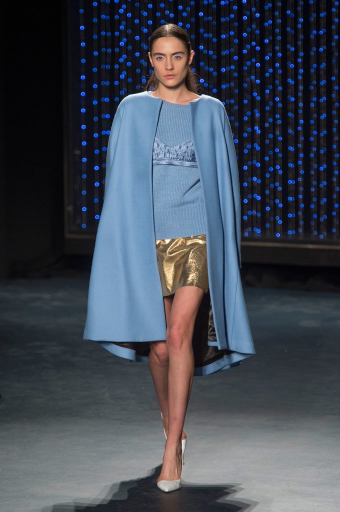 Φορέστε το σουτιέν σας πάνω από τα ρούχα σας -Η νέα τάση αλλάζει τα δεδομένα [εικόνες] | iefimerida.gr 6