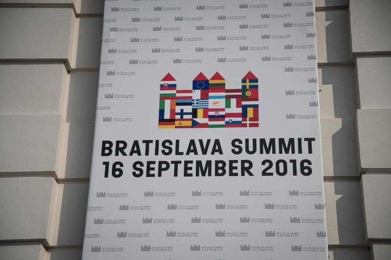 Οι ηγέτες της ΕΕ συνεδρίασαν σε ένα κάστρο βγαλμένο από άλλη εποχή -Αναγεννησιακό, με χρυσά ντεκόρ [εικόνες] | iefimerida.gr 8