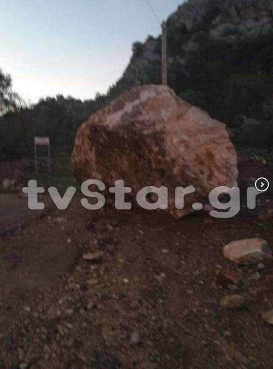 Κατολίσθηση στη Βοιωτία: Τεράστιος βράχος αποκολλήθηκε και έπεσε πάνω σε σπίτι [εικόνες] | iefimerida.gr 1