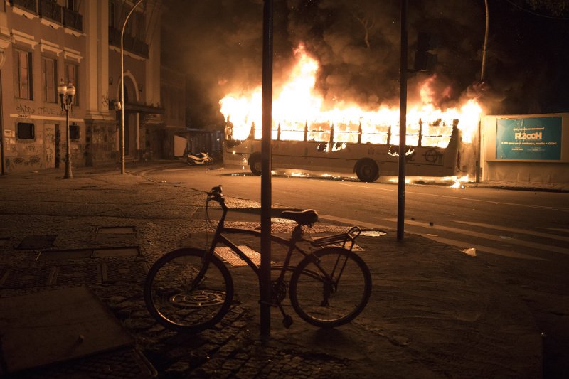 Βραζιλία: Γενική απεργία με διαδηλώσεις και βίαια επεισόδια -Δεν υποχωρεί ο Τέμερ [εικόνες] | iefimerida.gr 3