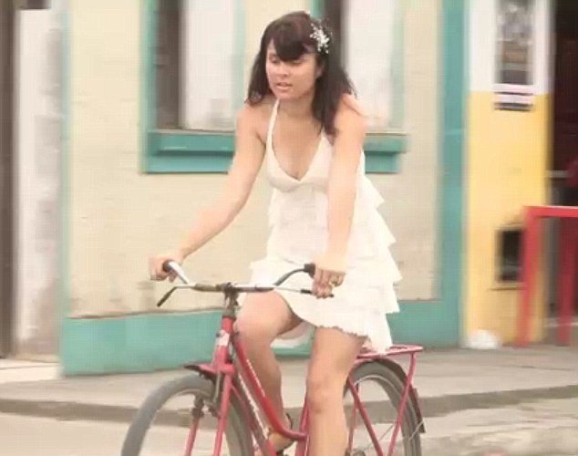 18χρονη πουλάει την παρθενιά της για να βοηθήσει την άρρωστη μάνα της [βίντεο] | iefimerida.gr 0