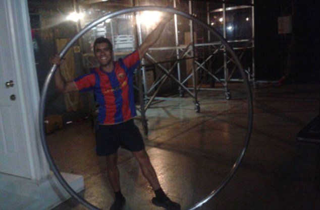 Μια σοκαριστική στιγμή: Ακροβάτης τραυματίζεται θανάσιμα μπροστά σε εκατοντάδες θεατές [εικόνες&βίντεο] | iefimerida.gr 2