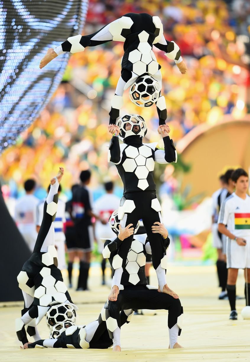 Η φαντασμαγορική έναρξη του Μουντιάλ -Εντυπωσιακά κοστούμια, σέξι χορευτικά και φίλαθλοι σε παραλήρημα [εικόνες] | iefimerida.gr 6