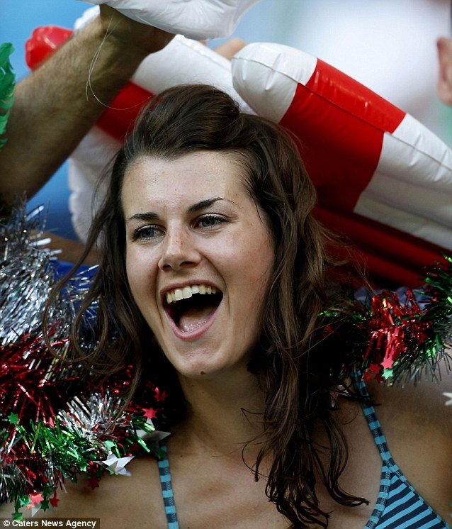 Τα κορίτσια της κερκίδας -Οταν οι γυναικείες παρουσίες στο Μουντιάλ μαγνητίζουν όλα τα βλέμματα [εικόνες] | iefimerida.gr 9