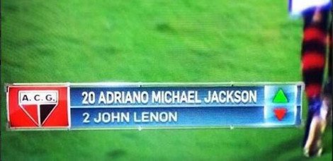 Απίστευτη αλλαγή σε αγώνα ποδοσφαίρου: Ο Μάικλ Τζάκσον μπήκε στη θέση του Τζον Λένον [εικόνα] | iefimerida.gr 0