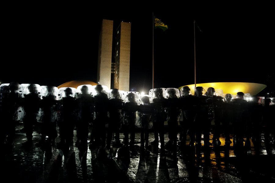 Βραζιλία: Λαϊκή οργή κατά της Προέδρου Ρουσέφ -Ζητούν την σύλληψη Λούλα [εικόνες] | iefimerida.gr 2