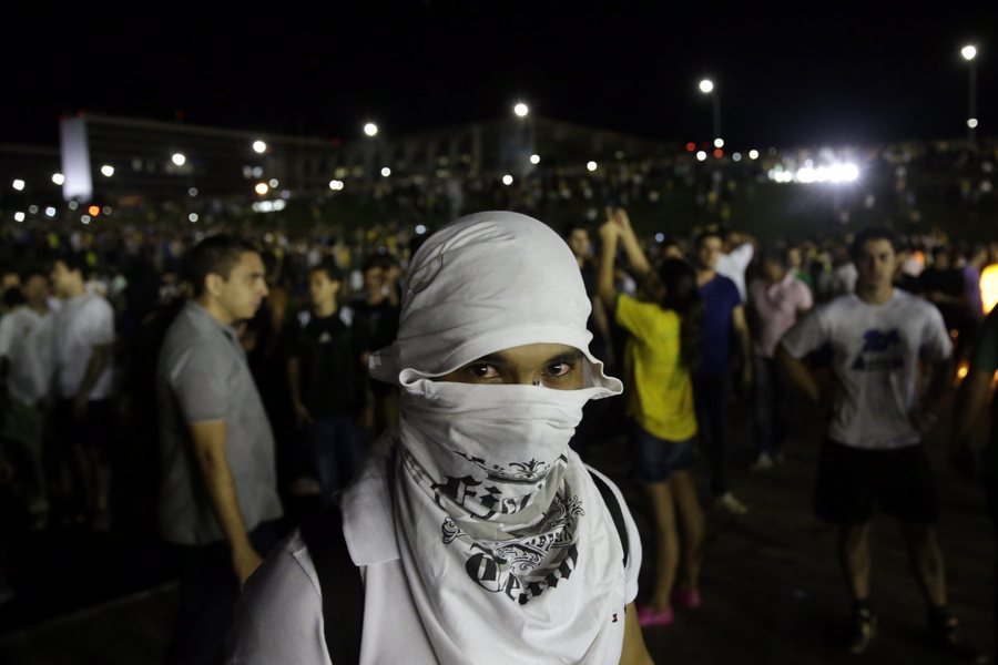 Βραζιλία: Λαϊκή οργή κατά της Προέδρου Ρουσέφ -Ζητούν την σύλληψη Λούλα [εικόνες] | iefimerida.gr 4